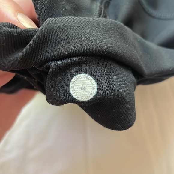 LULULEMON black athletic leggings - Picture 3 of 4